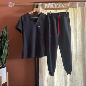 FIGS Technical Scrub Set Catarina Top (S) + Zamora Joggers Pants (XXSP) Gray